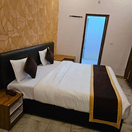 Hotel Anand Inn-Top Family Hotels Business Hotels Best Couple Friendly Hotel In 勒克瑙 外观 照片