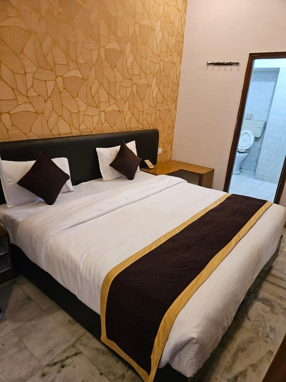 Hotel Anand Inn-Top Family Hotels Business Hotels Best Couple Friendly Hotel In 勒克瑙 外观 照片