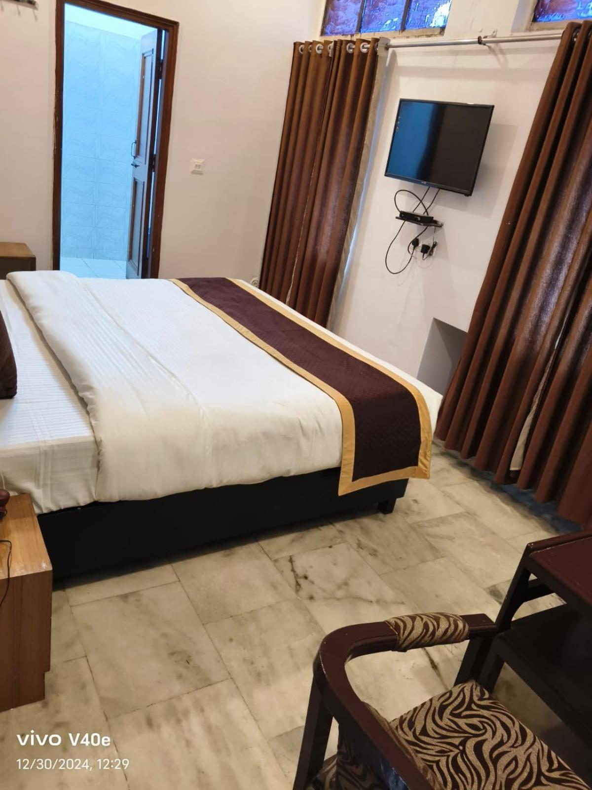 Hotel Anand Inn-Top Family Hotels Business Hotels Best Couple Friendly Hotel In 勒克瑙 外观 照片
