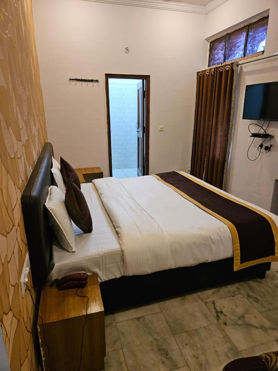 Hotel Anand Inn-Top Family Hotels Business Hotels Best Couple Friendly Hotel In 勒克瑙 外观 照片